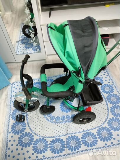 Трехколесный велосипед с ручкой