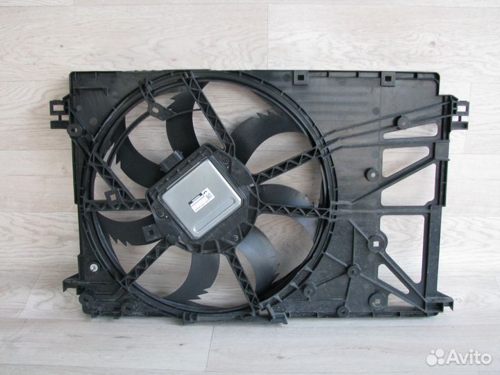 Toyota Camry V70 Диффузор вентилятора радиатора