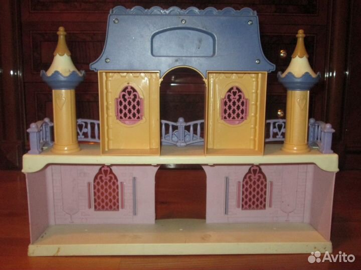 Замок игрушечный