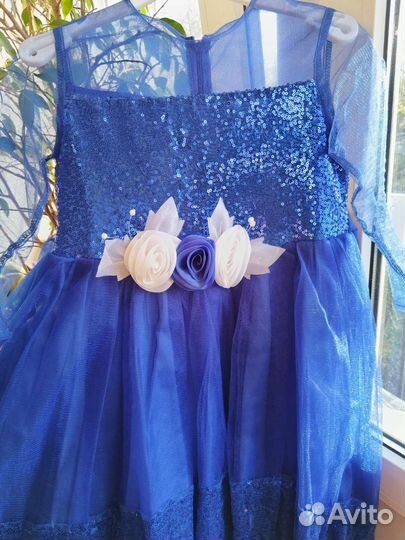 Платье праздничное