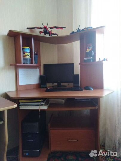 Компьютерный стол