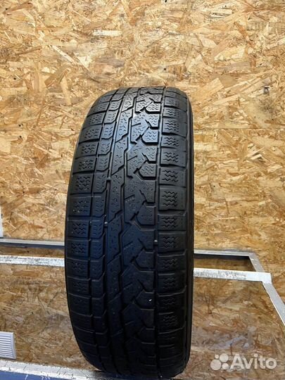 Kumho I'Zen RV ASYMMETRIC 215/65 R16 98H