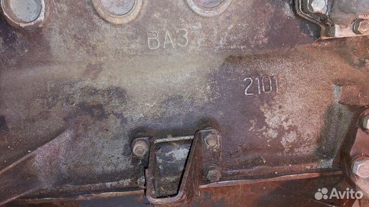 Двигатель 2101