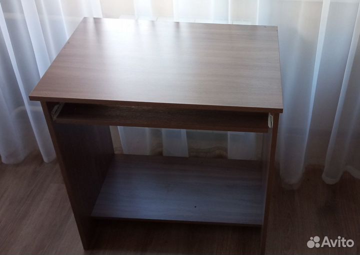 Стол компьютерный