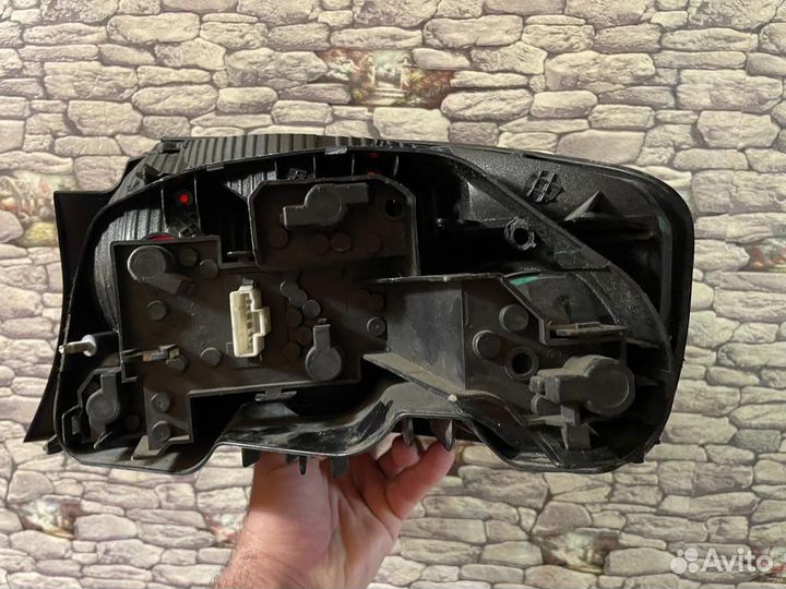 Фара задняя левая