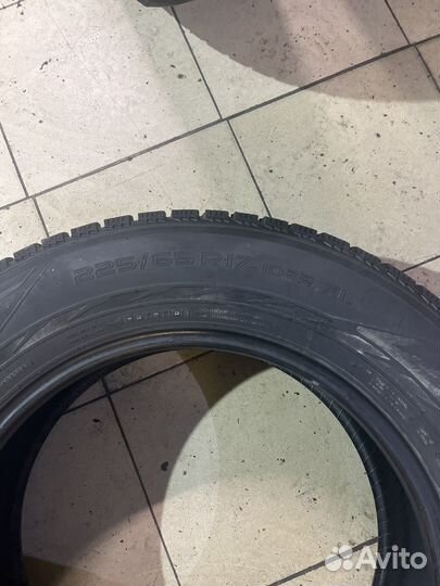 Nokian Tyres Hakkapeliitta R2 SUV 225/65 R17 106R