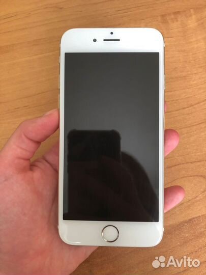 Телефон iPhone 6