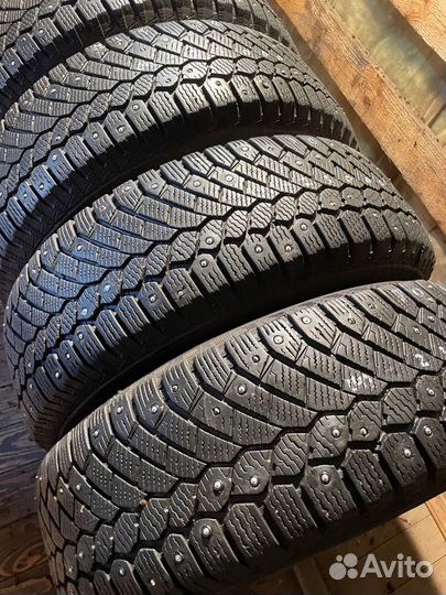 Continental ContiIceContact 4x4 215/70 R16