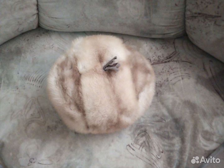 Шапки из натурального меха, разные