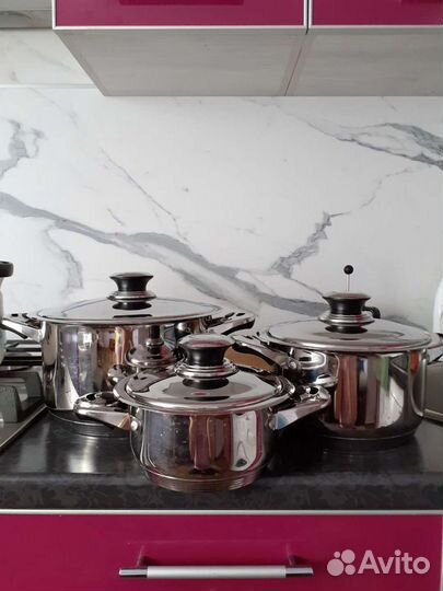 Набор новой посуды