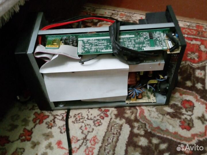 Бесперебойник powercom 1000