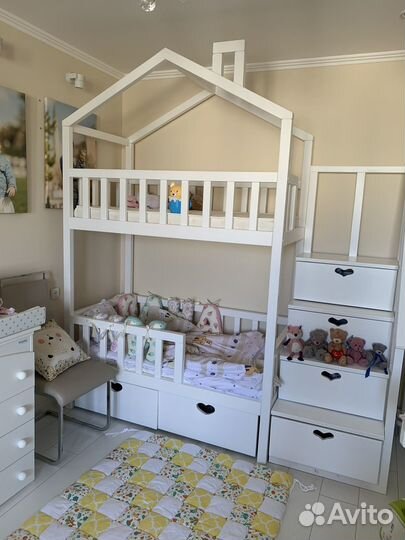 Детская кровать домик двухъярусная