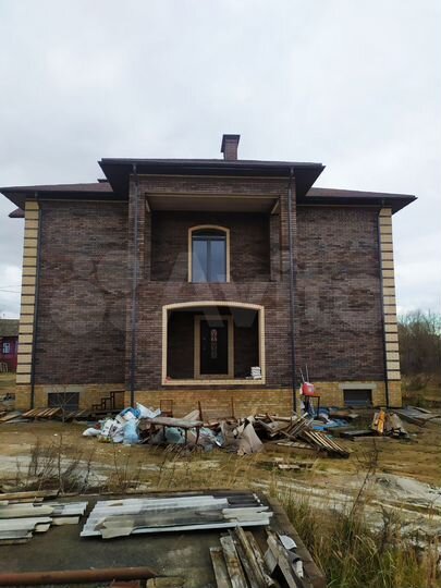 Дом 498 м² на участке 25 сот.