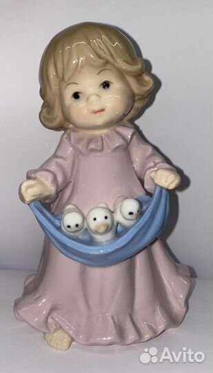 Статуэтка Ангелочек с утятами. Фарфор