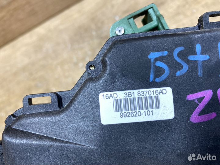 Замок передней правой двери VW Passat B5+ ZD102