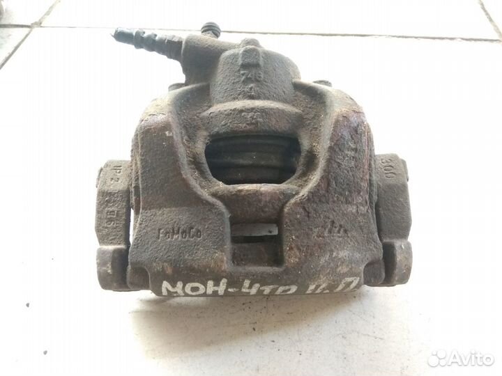 Суппорт передний правый на Форд Мондео 4