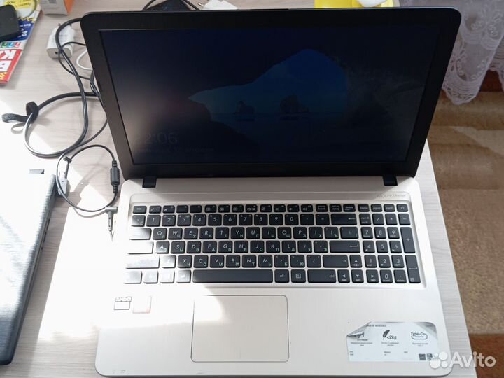 Asus D540Y