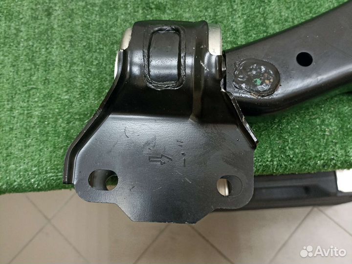 Рычаг передний левый Volvo XC70 II (2007-2016г)