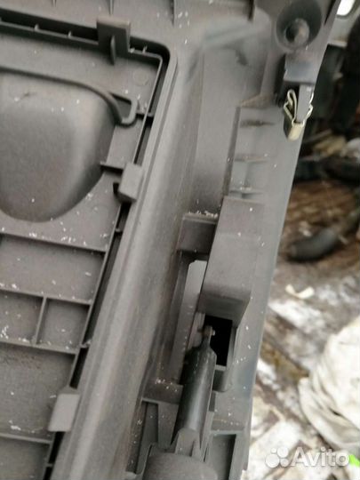 Бардачок Рено Флюенс