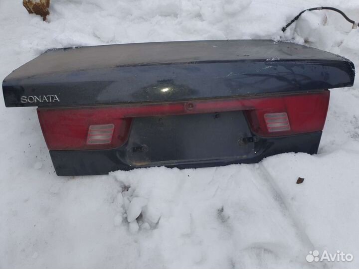 Задний фонарь на крышке соната 1996г