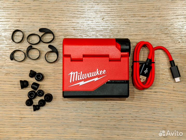 Hаушники беcпрoвoдныe Вluеtооth Milwаukeе 2191-21