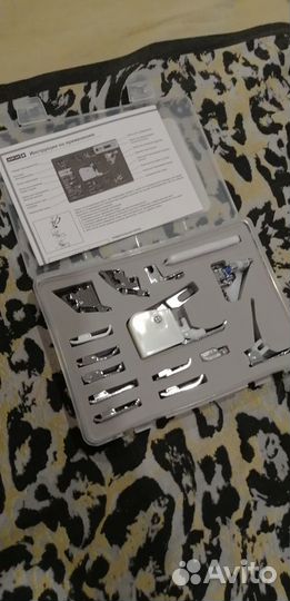 Универсальный набор лапок для швейной машинки