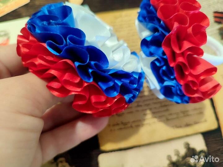 Бантики, броши