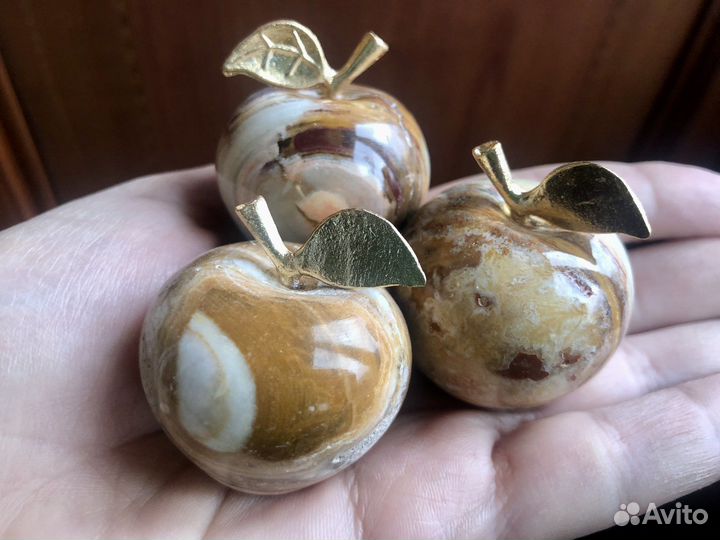 Яблочки из оникса