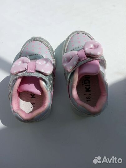 Кроссовки для девочки