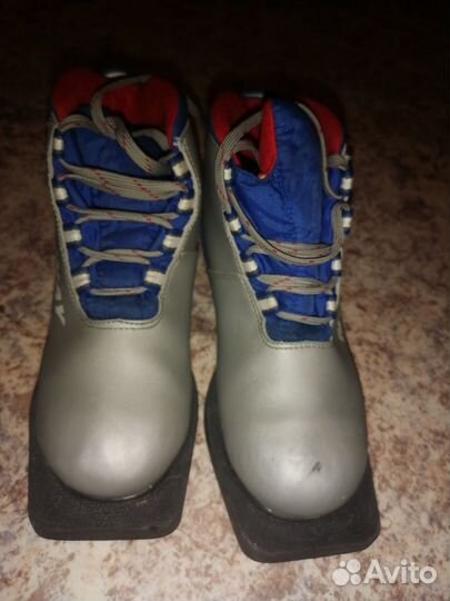 Лыжные ботинки