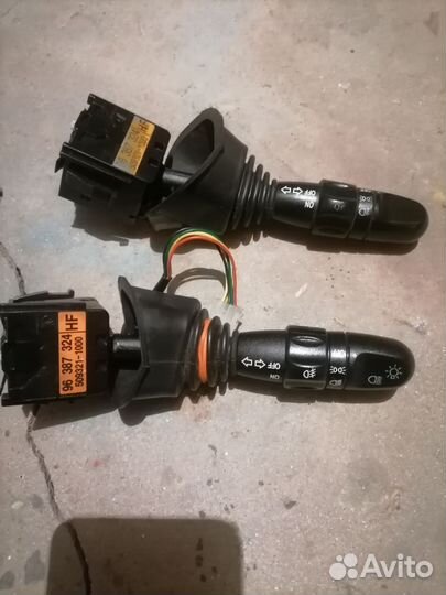 Подрулевой переключатель поворот