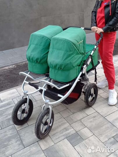 Коляска для двойни bumbleride