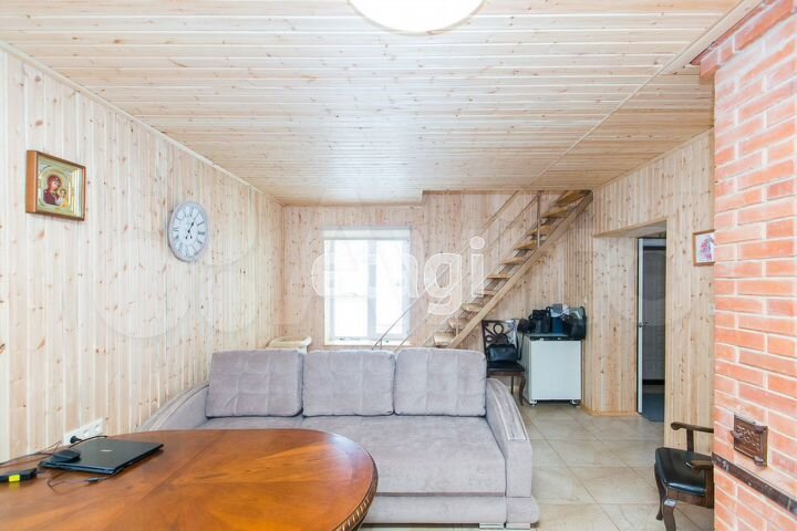 Дом 167 м² на участке 6,1 сот.