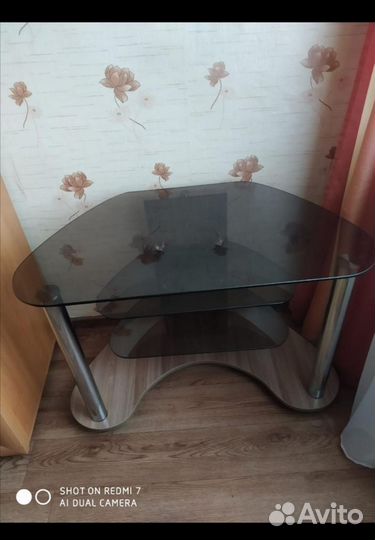 Стол или тумба для телевизора