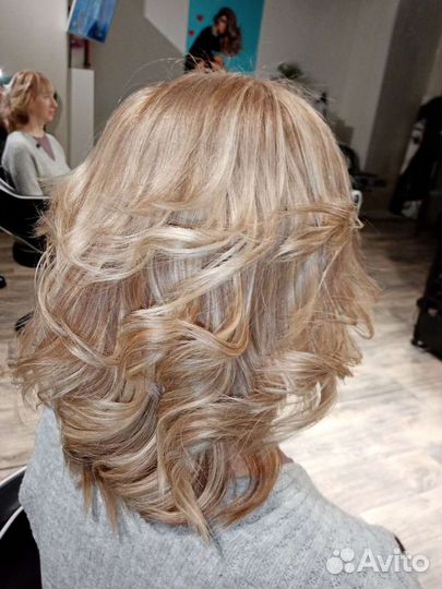 Мастер парикмахерского искусства, бровист