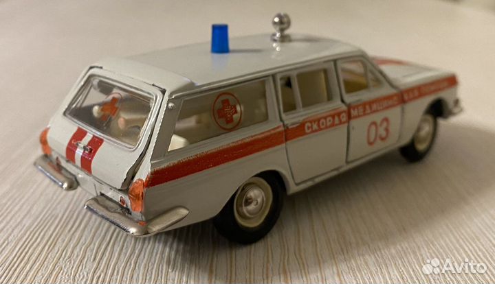 Модель волга газ 2402 скорая помощь (1:43)