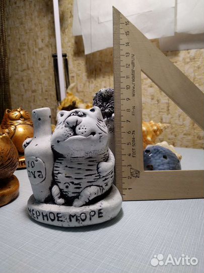 Сувениры фигурки