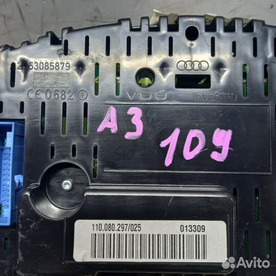 Щиток приборов Audi A3 8P BSE 1.6 2008