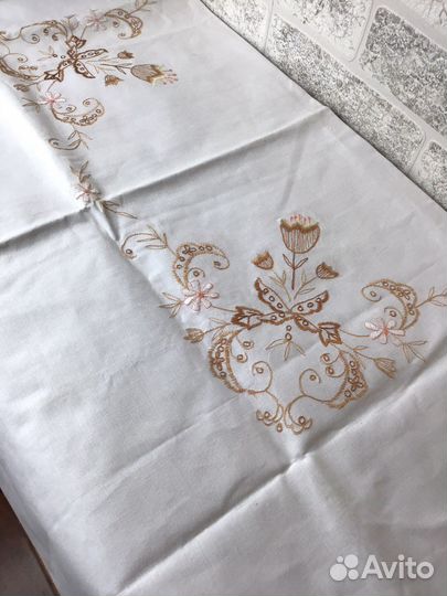 Скатерть 82*82 4 салфетки 27 см хлопок вышивка