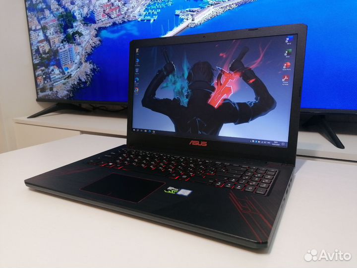 Мощный игровой Asus для игр и работы с графикой