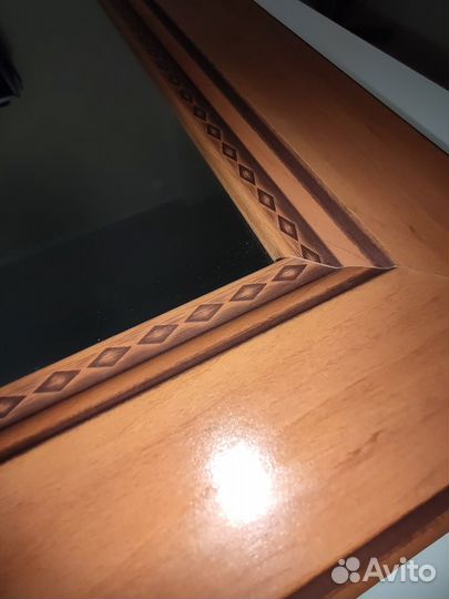 Зеркало настенное в рамке