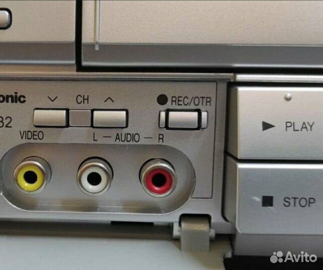 Видеомагнитофон:Panasonic NV-VP32EE