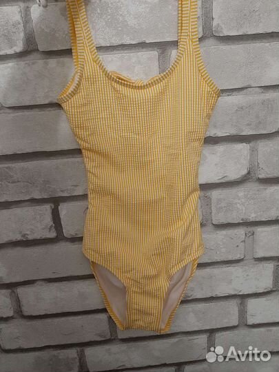 Купальник для девочки 140 новый