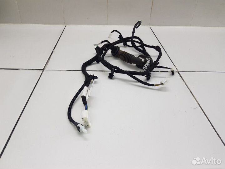 Электропроводка двери багажника