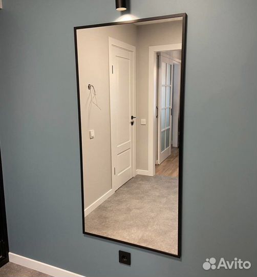 Зеркало в черной алюминиевой раме 1000 * 800 мм