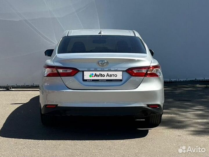 Toyota Camry 2.0 AT, 2018, 283 000 км