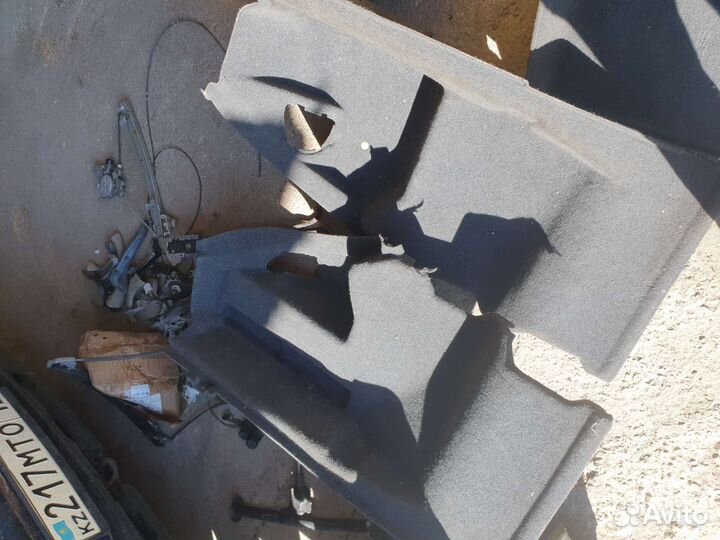 Обшивка багажника на бмв 6 е63