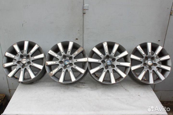 Комплект литых дисков R17