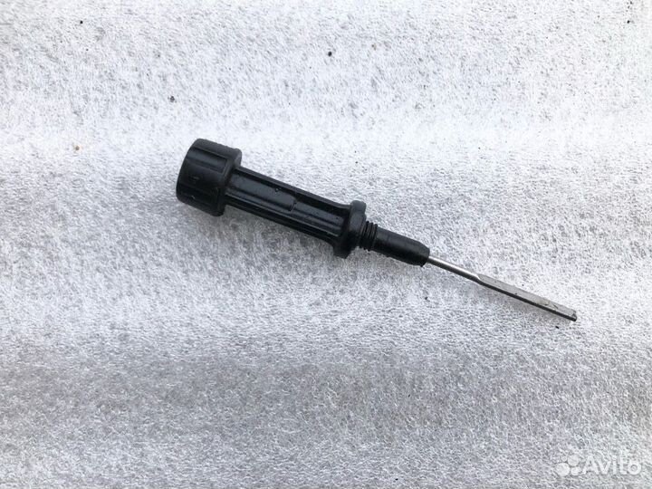 Yamaha YZF R6 05 щуп для масла