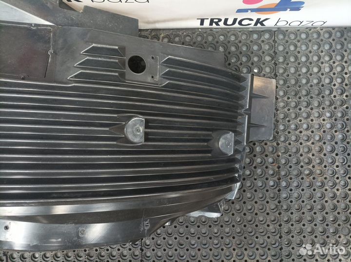 81612300208 Крыло переднее правое передняя часть